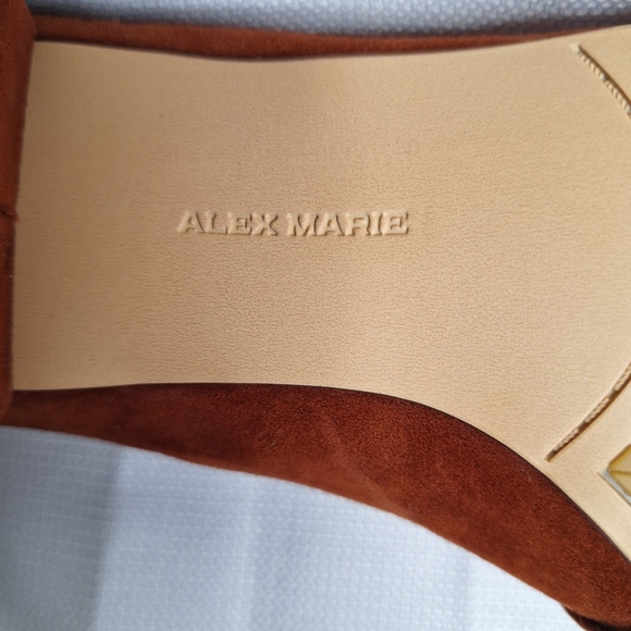 NWOB Alex Marie " The Herringbone Day Walker" shoes size 9M. (Free headband). - Picture 4 of 9